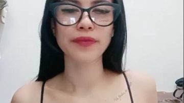 Si Cantik kaCamata