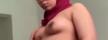 Cewek Jilbab Merah Body Gemoy Doyang Ngewek